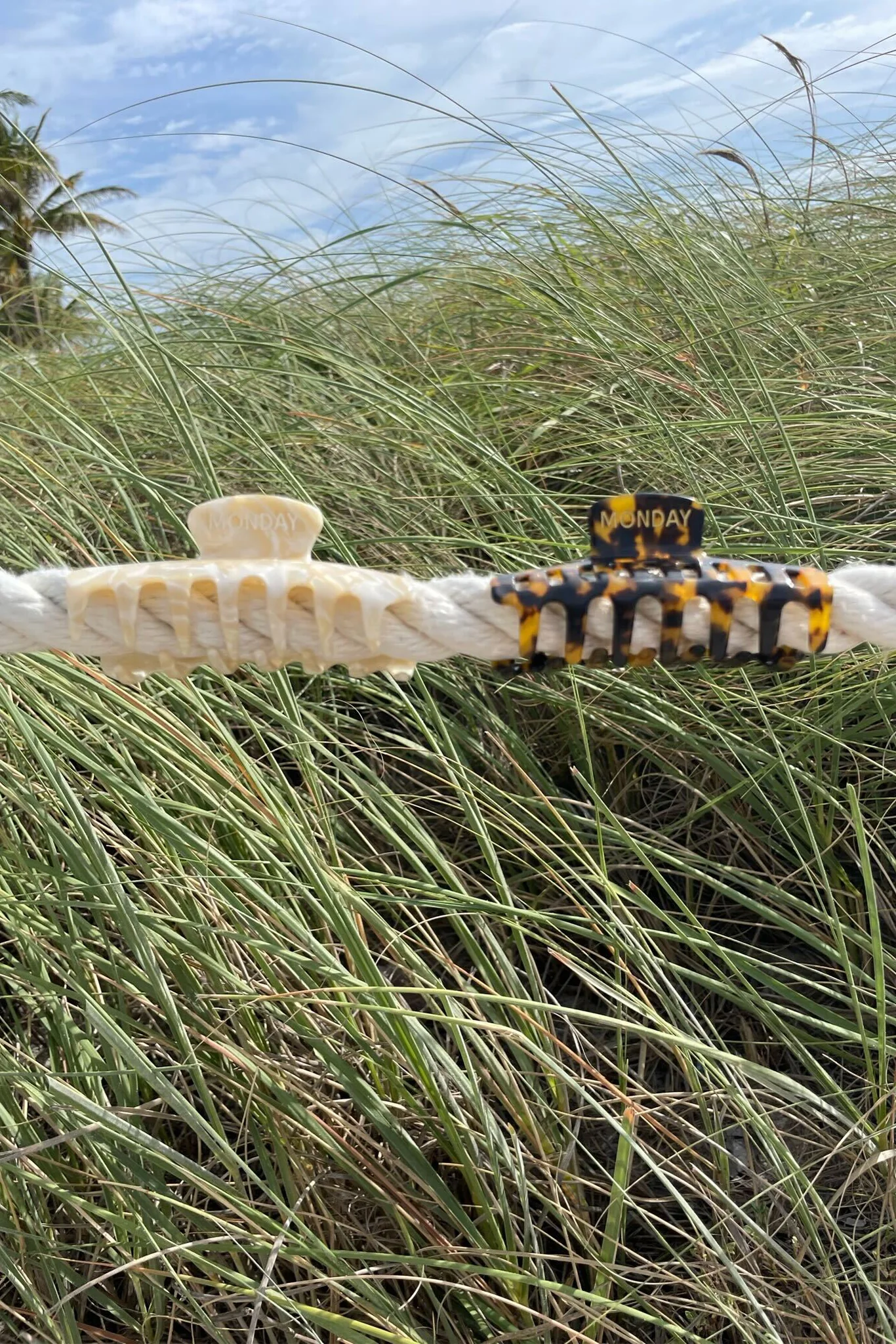 Staniel Cay Medium Hair Clip Set - Image 7